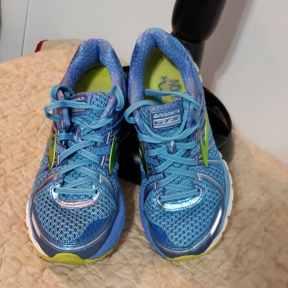 Brooks Shoes - Brooks GTS SEVENTEEN  EXCELLENT PRE-OWNED SHAPE☆